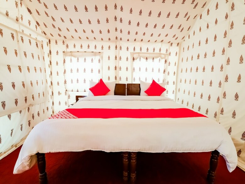 Hotel Oyo 42224 Royal Tent Pushkar