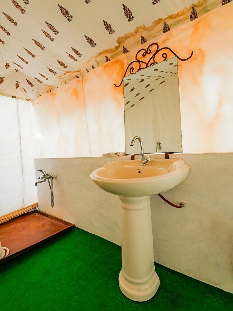 Hotel Oyo 42224 Royal Tent Pushkar