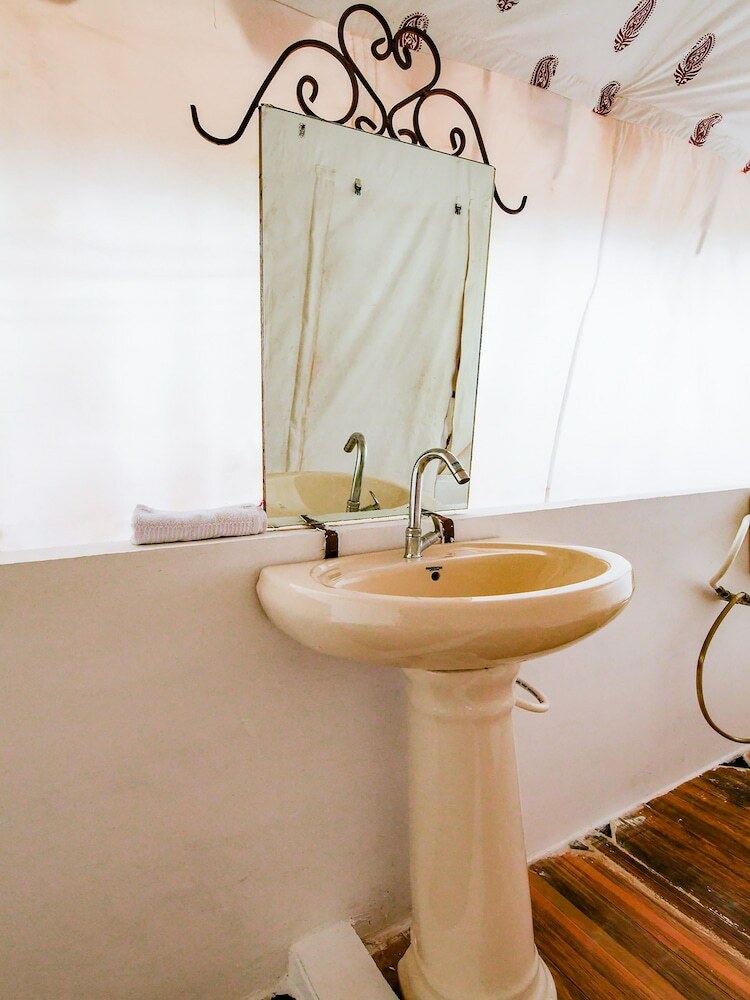 Hotel Oyo 42224 Royal Tent Pushkar