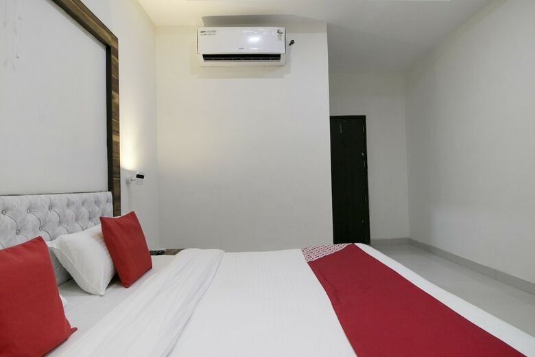 Hotel Oyo 37441 Crown Resorts