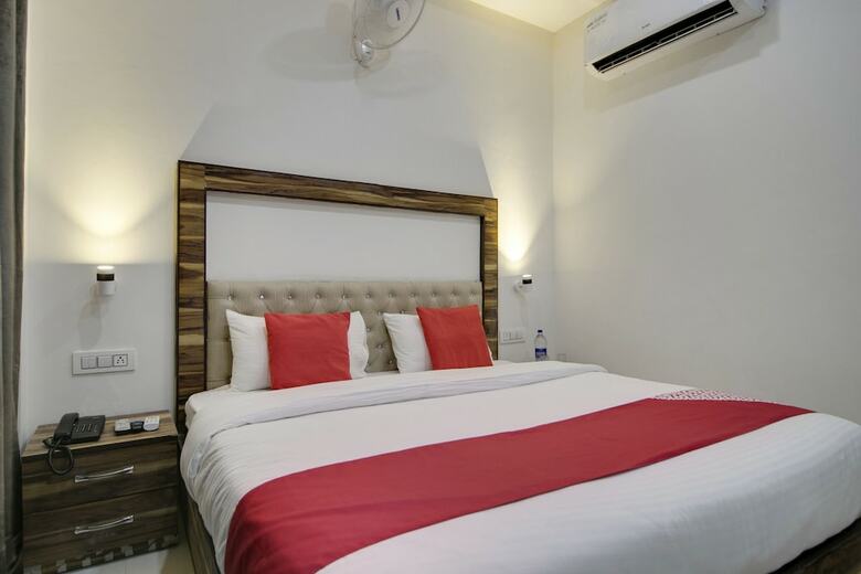 Hotel Oyo 37441 Crown Resorts