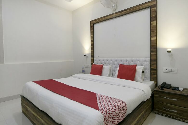 Hotel Oyo 37441 Crown Resorts