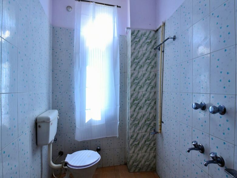 Oyo 8627 Hotel Space