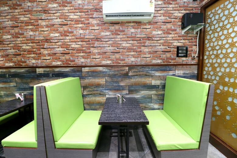 Oyo 37860 Hotel Batra