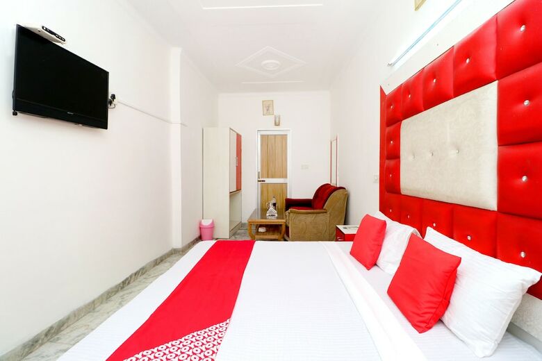 Oyo 37663 Hotel Royal Palace