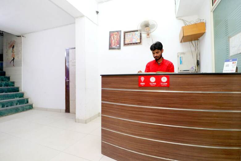 Oyo 37663 Hotel Royal Palace
