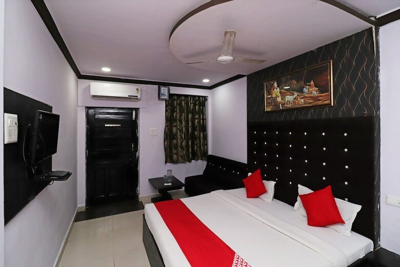 Oyo 43850 Hotel Mn Galaxy