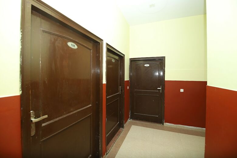 Oyo 40458 Hotel Deep Palace