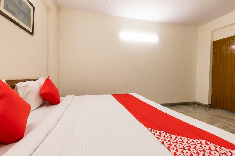 Oyo 28360 Hotel Rajdeep