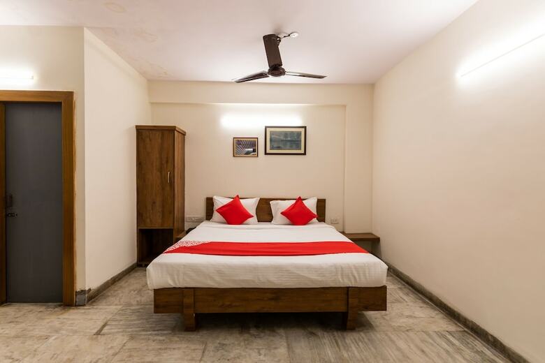 Oyo 28360 Hotel Rajdeep