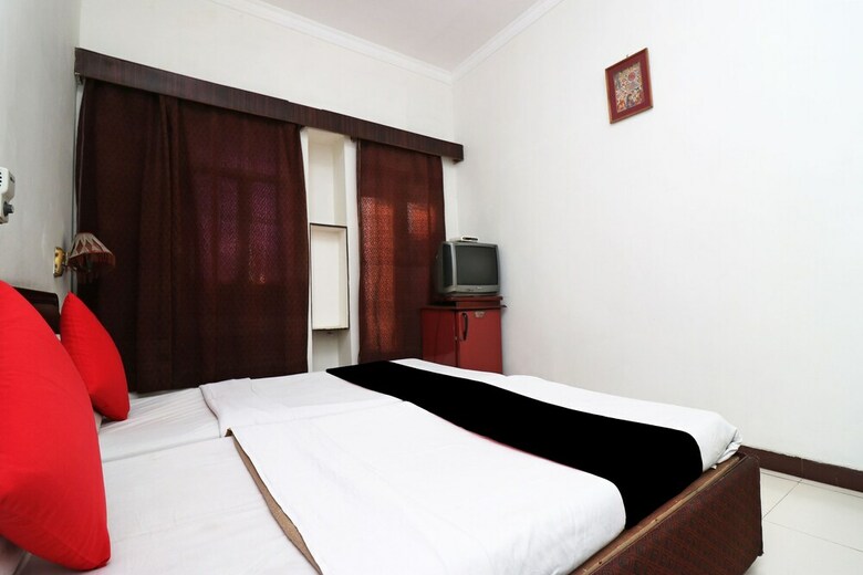 Capital O 1382 Mohan Hotel