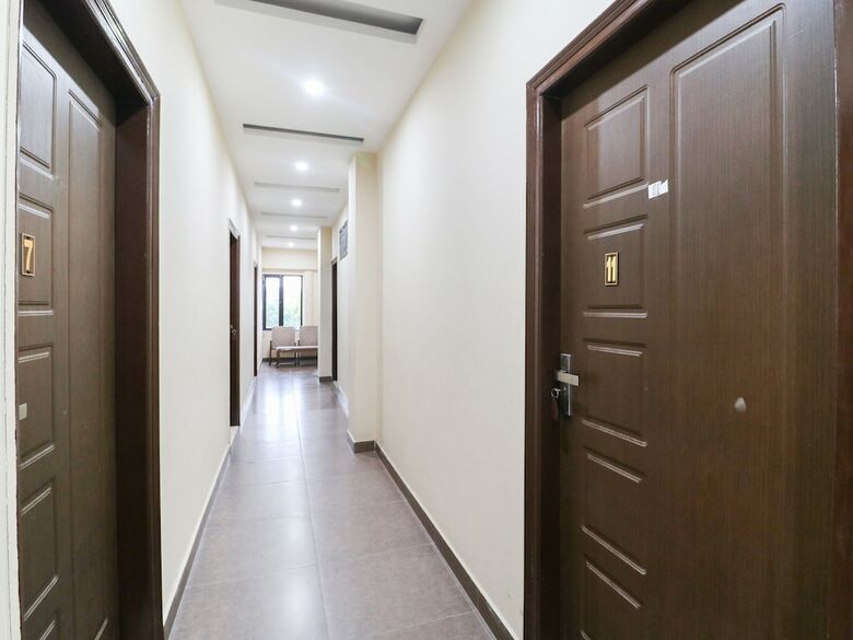 Hotel Oyo 46349 Malaya House