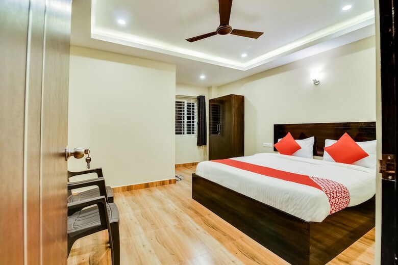 Hotel Oyo 28216 Raajas Grand