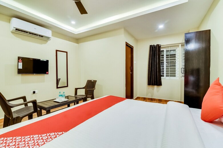 Hotel Oyo 28216 Raajas Grand