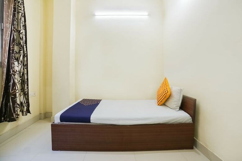 Hotel Spot On 45291 Bharat Lodge