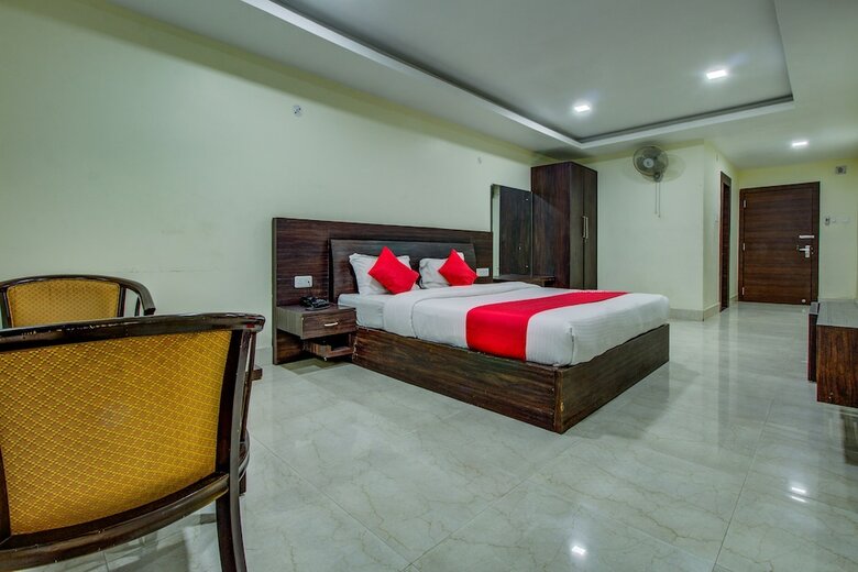 Hotel Oyo 23590 Sumandeep International