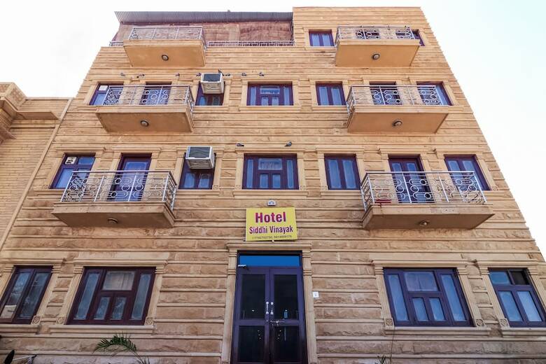 Oyo 28326 Hotel Siddhi Vinayak