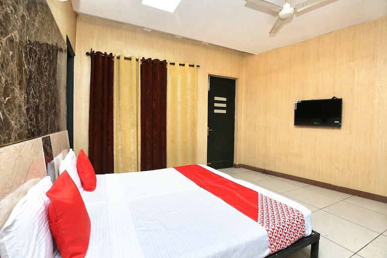 Oyo 39751 Hotel Jp Classic