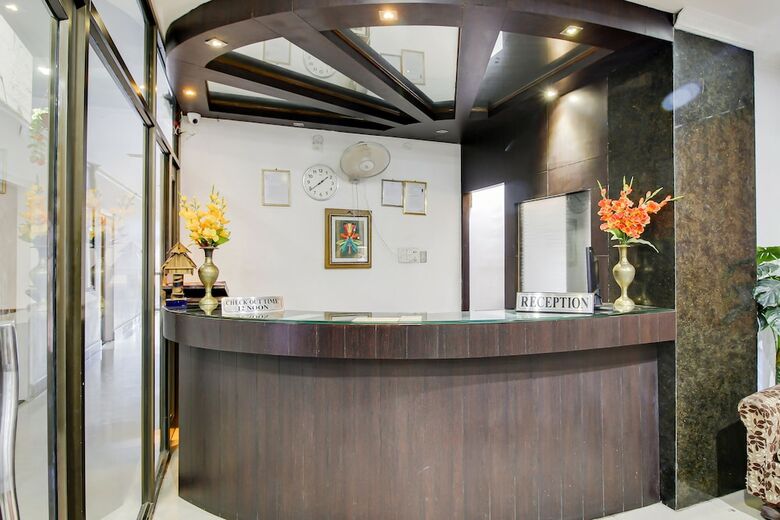 Oyo 49035 Hotel Royel Park