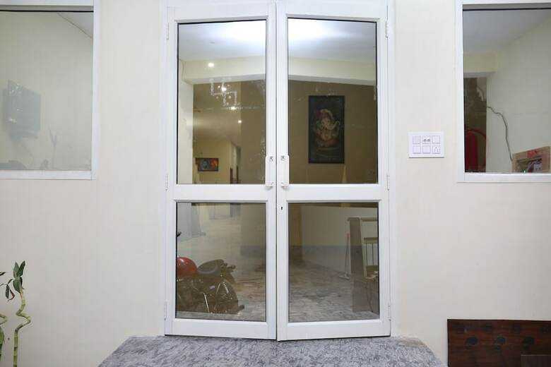 Hotel Oyo 38149 Shiva Guest House
