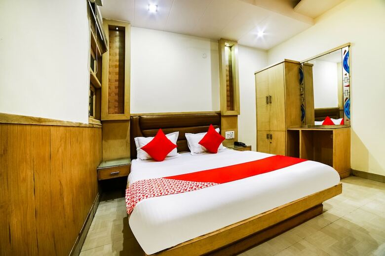 Hotel Oyo 26225 Le Alfanso