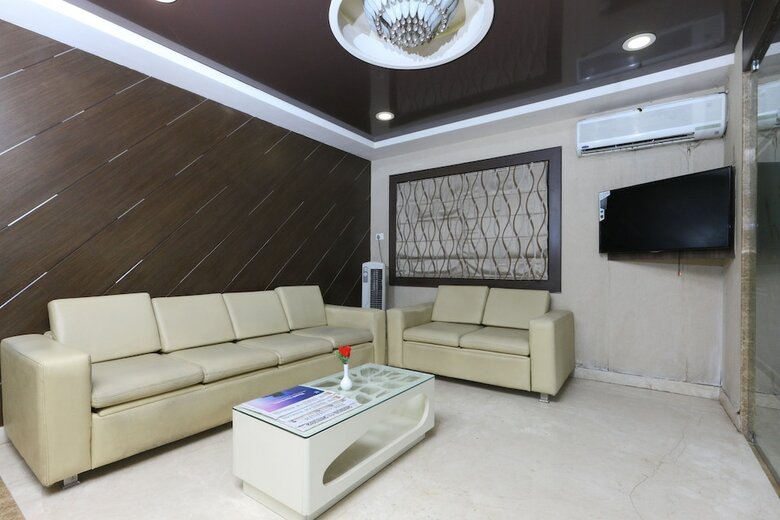 Oyo 4324 Hotel Emerald Manor