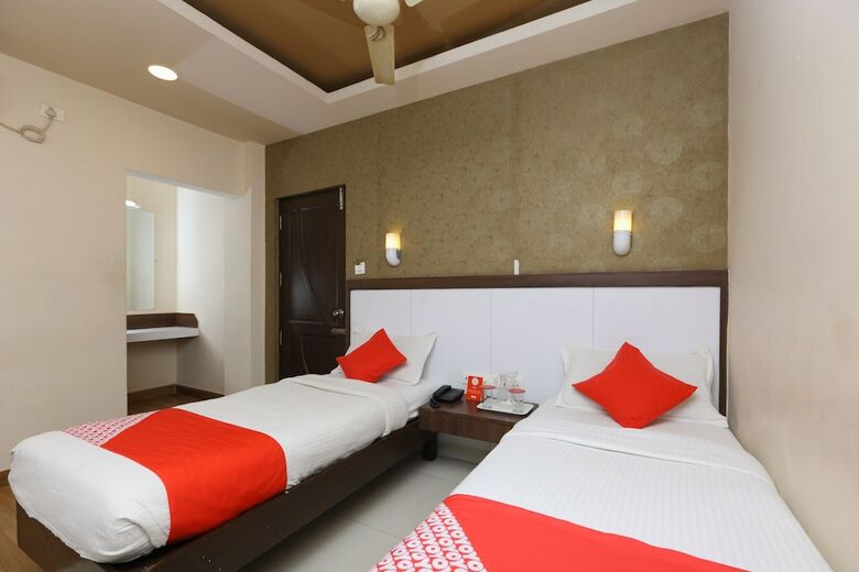 Oyo 4324 Hotel Emerald Manor