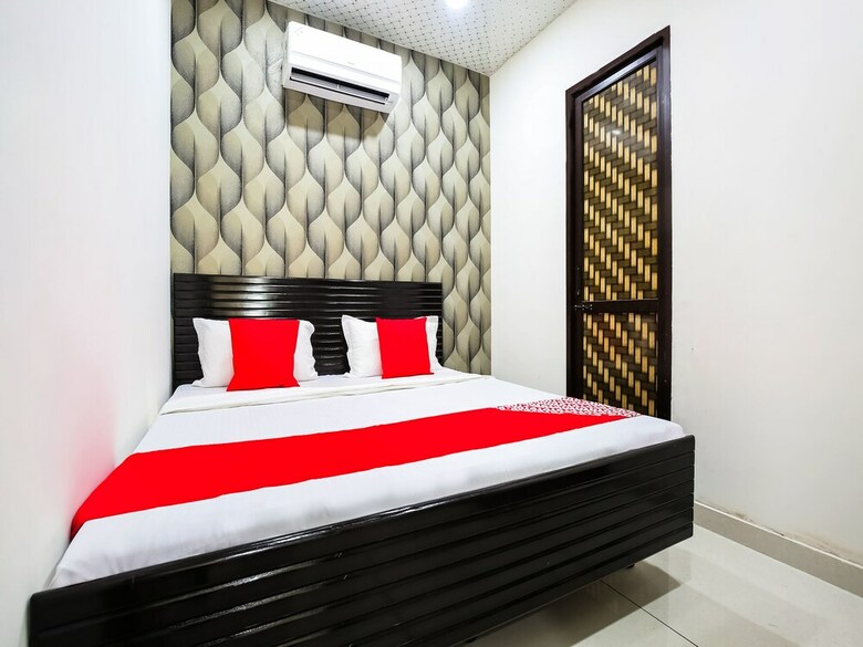 Hotel Spot On 47204 Royal Guest House