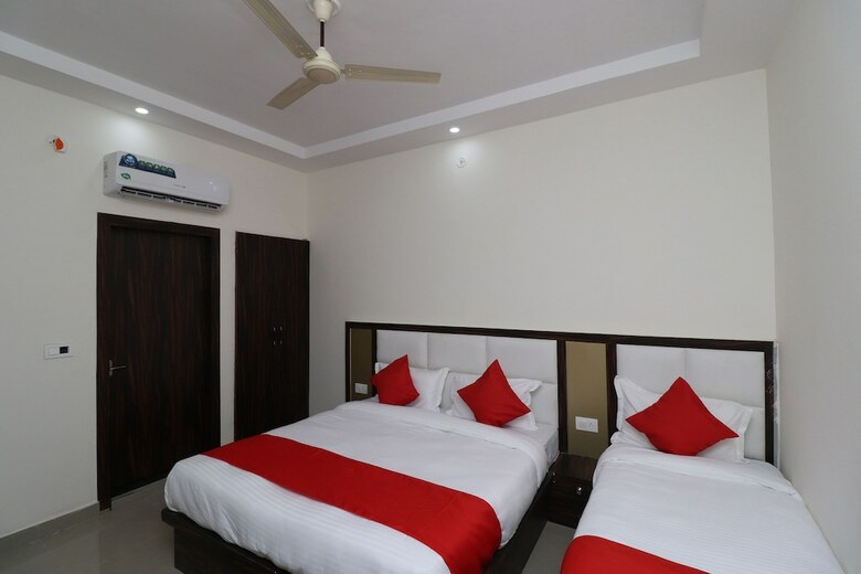 Hotel Oyo 42691 Rhythm Residency