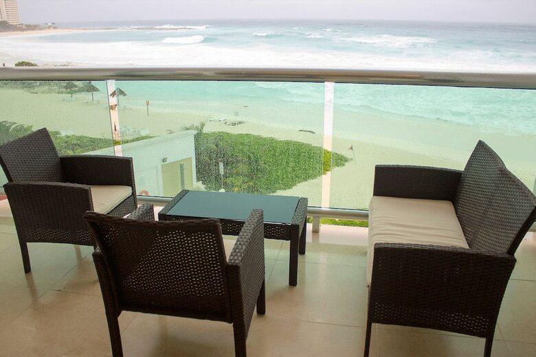 Condominio Girasol Zona Hotelera