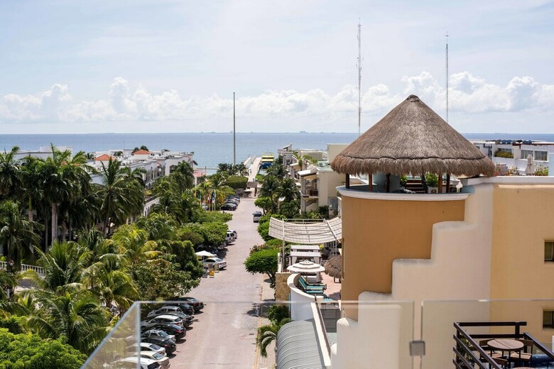 One Paralia Condo Boutique