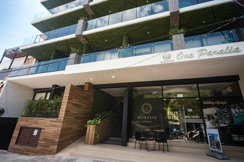 One Paralia Condo Boutique