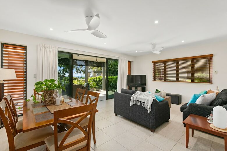 Beachfront Apartment With Ocean Views