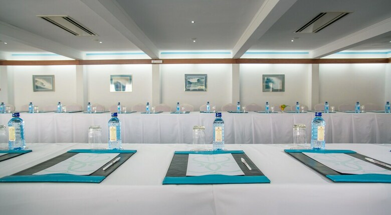 Hotel Sarova Whitesands Beach Resort & Spa
