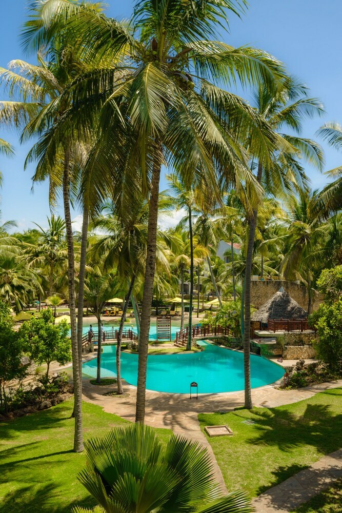 Hotel Sarova Whitesands Beach Resort & Spa