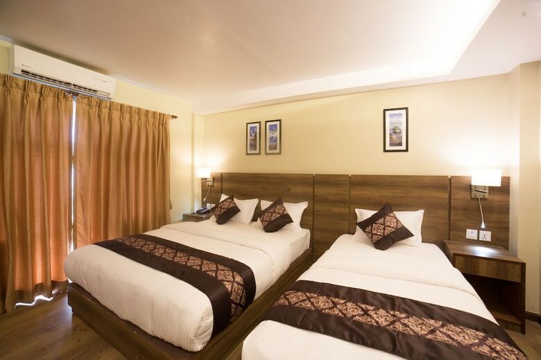Ganapati Airport Hotel