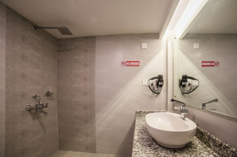 Ganapati Airport Hotel