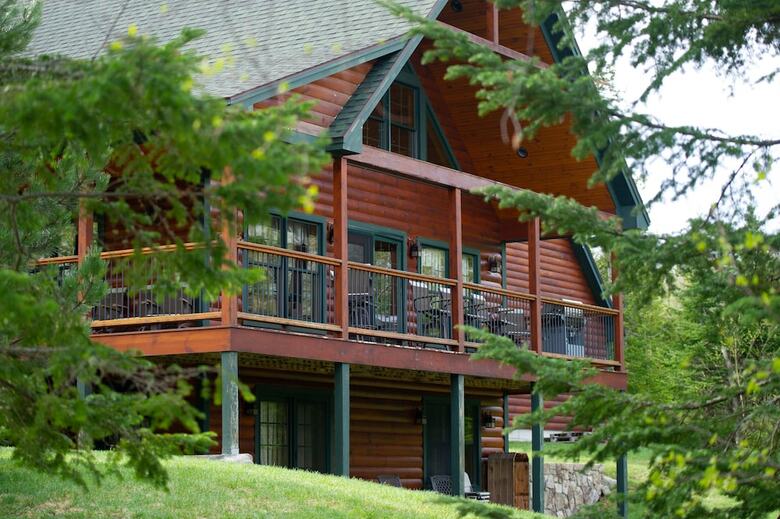 Hotel Rangeley Lake Resort