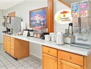 Motel Super 8 Walnut