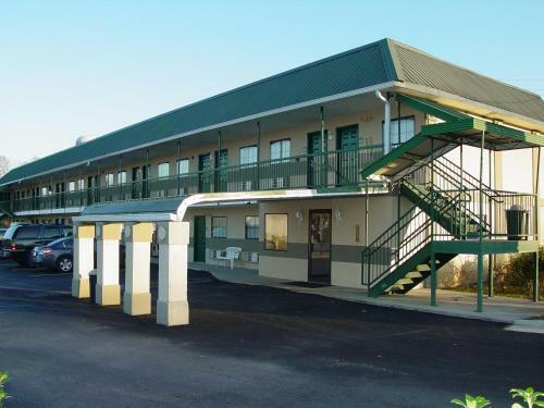 Motel Garden Inn & Suites