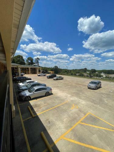 Hotel Garden Inn & Suites
