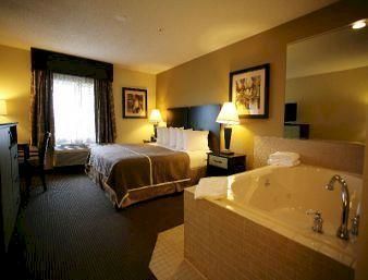 Hotel Baymont Inn And Suites Dale