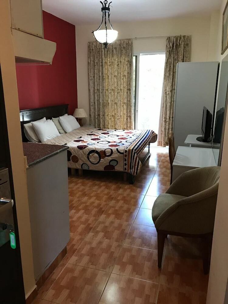 Aparthotel Weekend Furnished Apartment