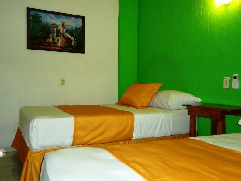 Hotel Casa Mexicana Barra de Navidad