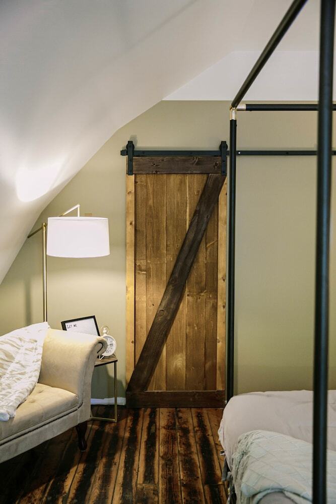 Hotel The Long Neck Inn