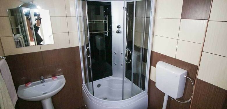 Hostal Aris Meridian Hostel