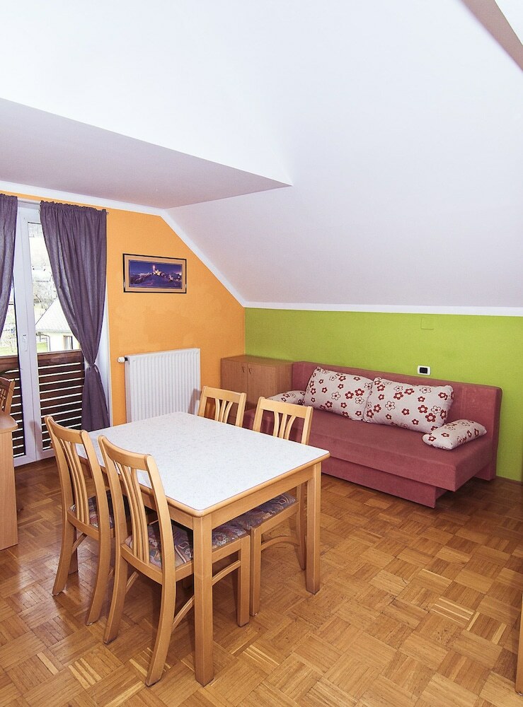 Hotel Apartmaji Skok