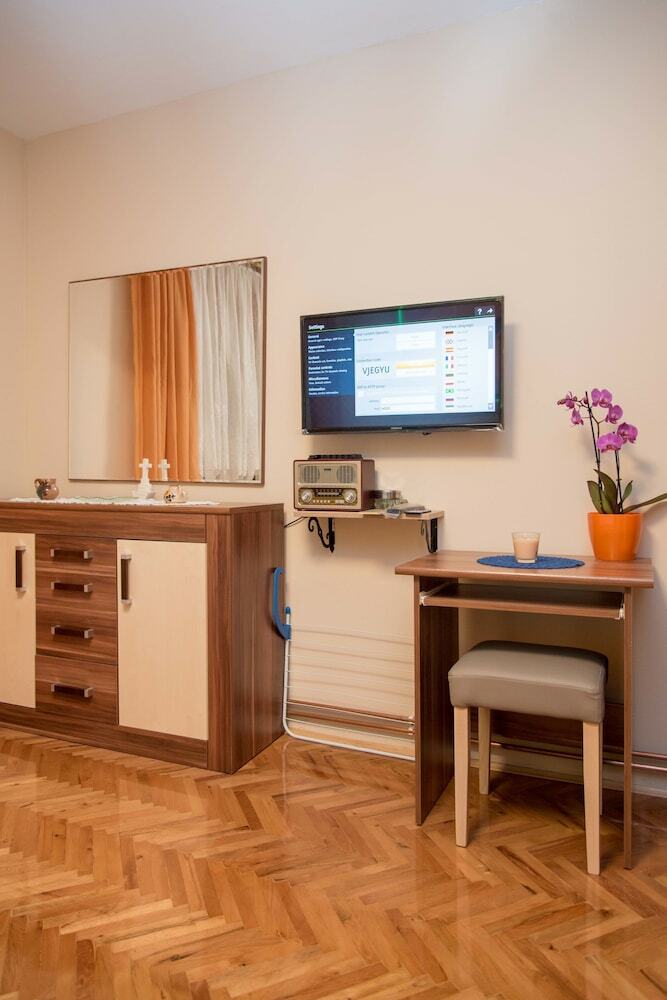 Hotel Rooms Vlado