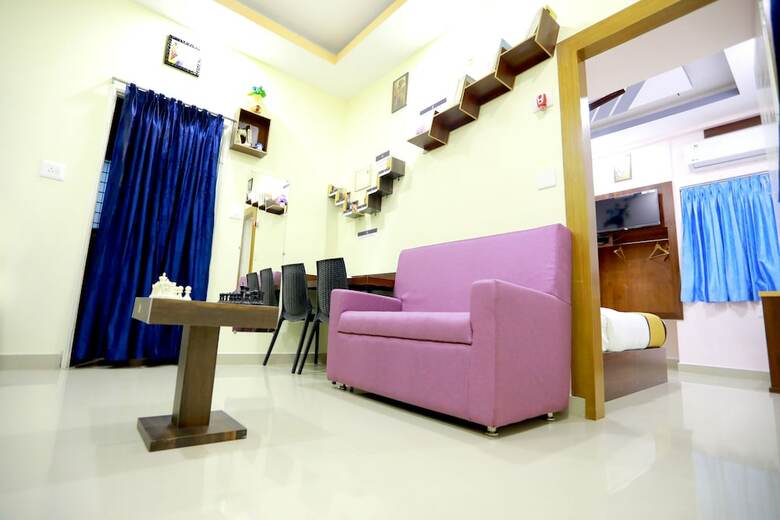 Base9 Airport Hotel