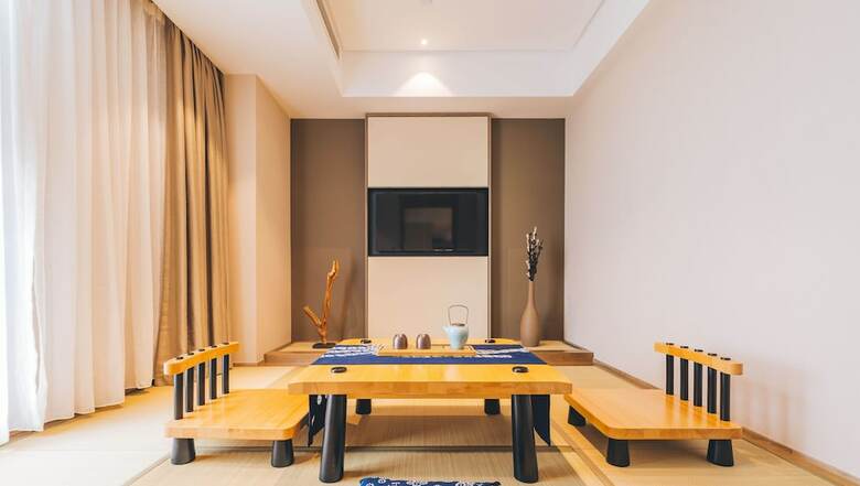 Atour Hotel Renqiu
